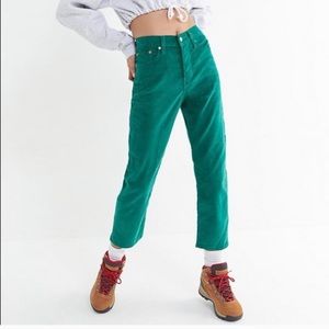 LEVIS wedgie fit green corduroys size 24